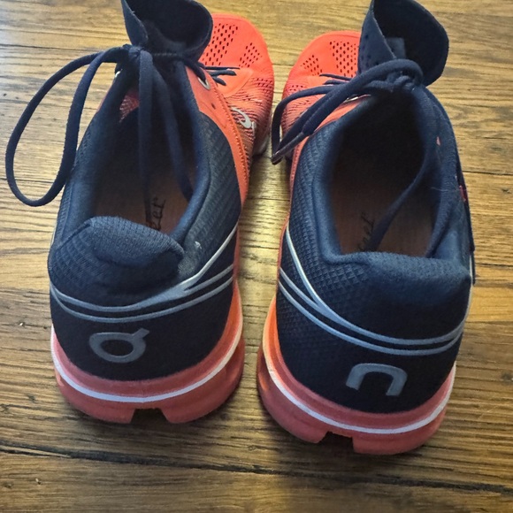 On Cloudflow Athletic Shoes Womens Size W10 Red Blue Mesh Running Outdoor Gym - Picture 5 of 13